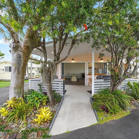 Little Palm Cabins Lake Cathie Exterior photo